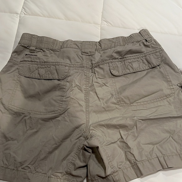 Columbia Women’s Shorts - Picture 7 of 7